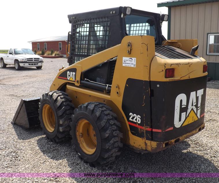 image for item I7649 2004 Caterpillar 226 skid steer