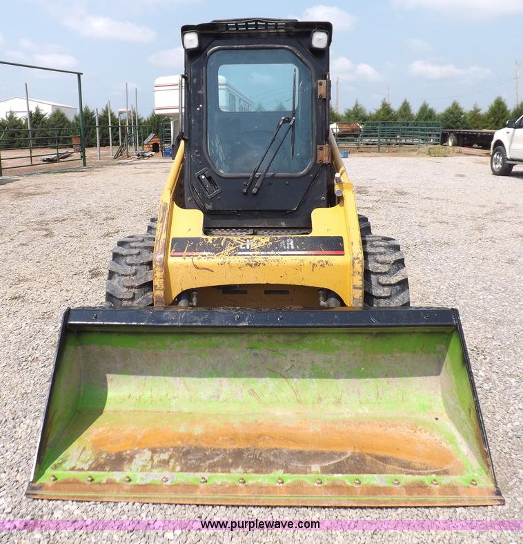 image for item I7649 2004 Caterpillar 226 skid steer