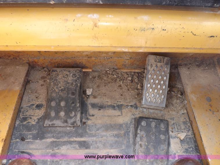 image for item I7649 2004 Caterpillar 226 skid steer