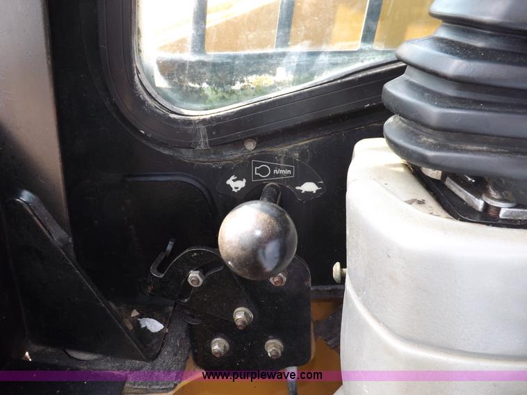 image for item I7649 2004 Caterpillar 226 skid steer