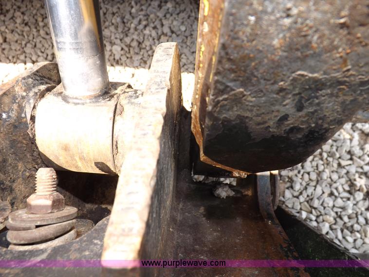 image for item I7649 2004 Caterpillar 226 skid steer