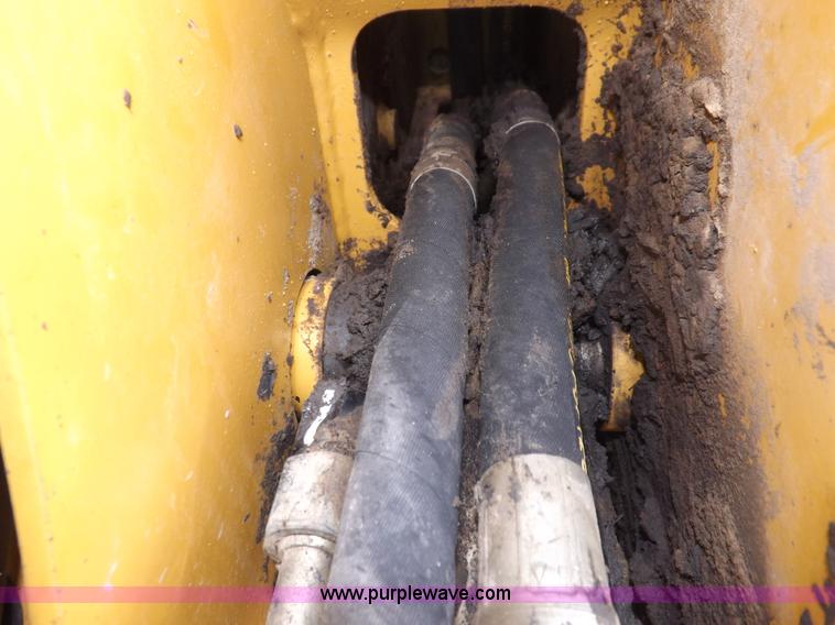 image for item I7649 2004 Caterpillar 226 skid steer