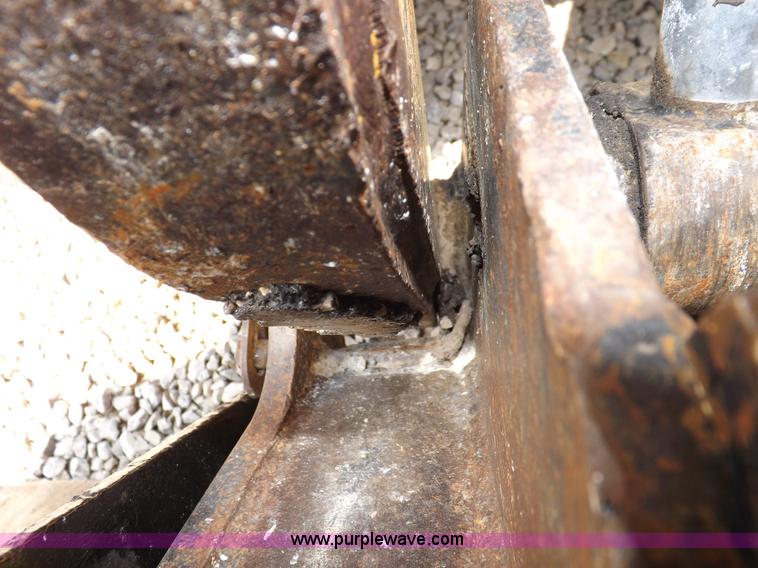 image for item I7649 2004 Caterpillar 226 skid steer