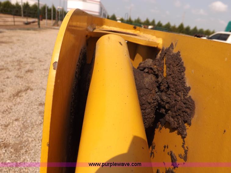 image for item I7649 2004 Caterpillar 226 skid steer