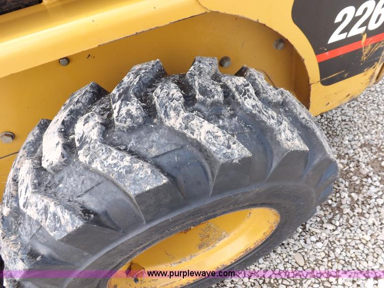 image for item I7649 2004 Caterpillar 226 skid steer