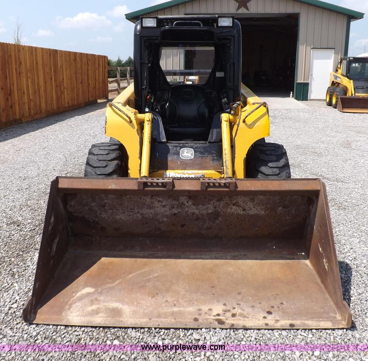 image for item I7651 2006 John Deere 320 skid steer
