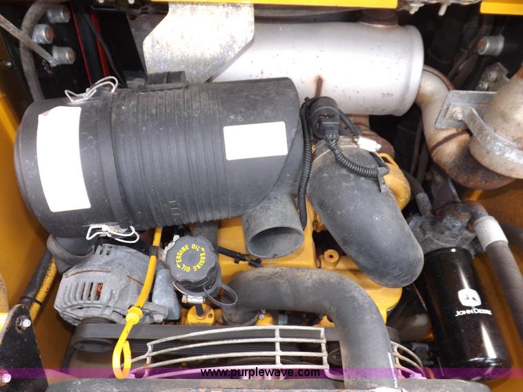 image for item I7651 2006 John Deere 320 skid steer