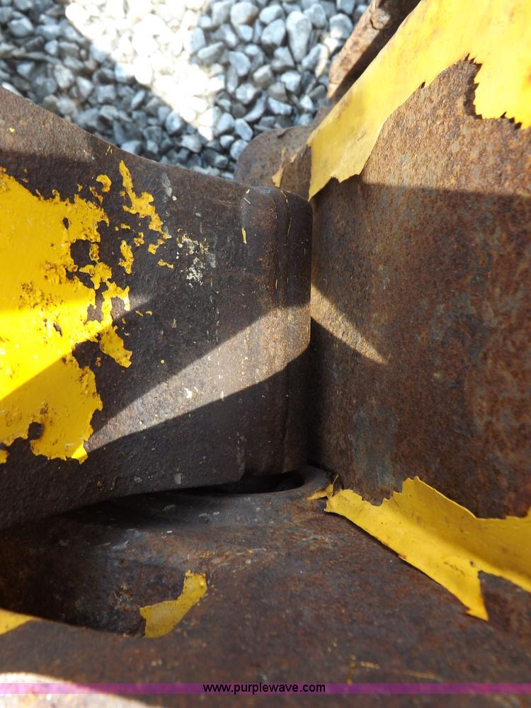 image for item I7651 2006 John Deere 320 skid steer