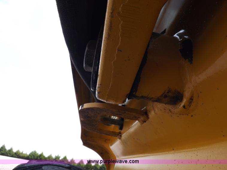 image for item I7651 2006 John Deere 320 skid steer