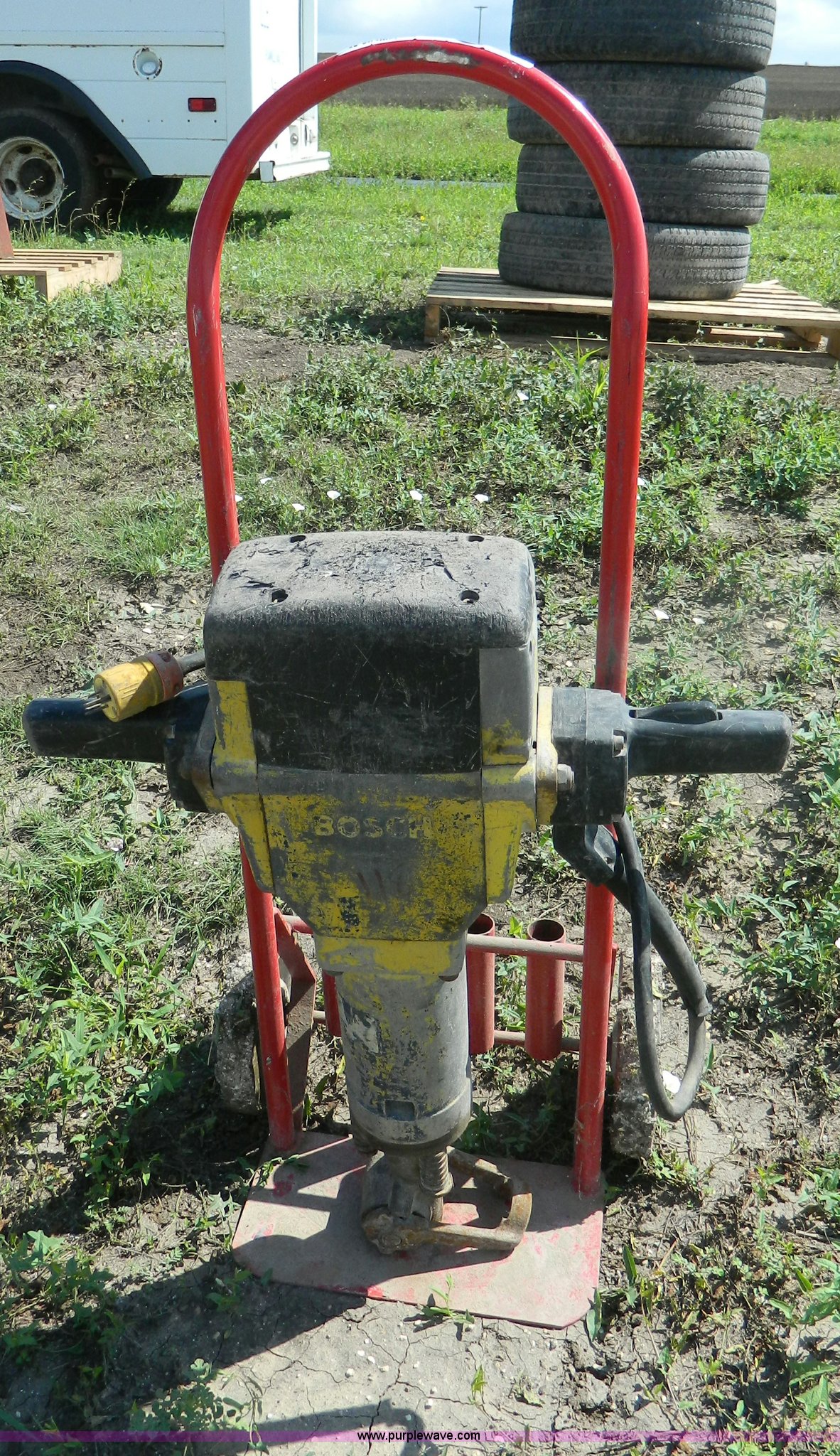Bosh electric jack hammer in Hays, KS Item AD9145 sold Purple Wave