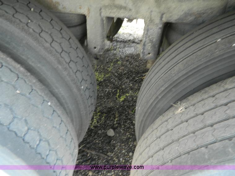 image for item D6011 1999 Wabash dry van trailer