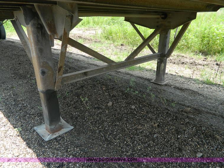 image for item D6011 1999 Wabash dry van trailer