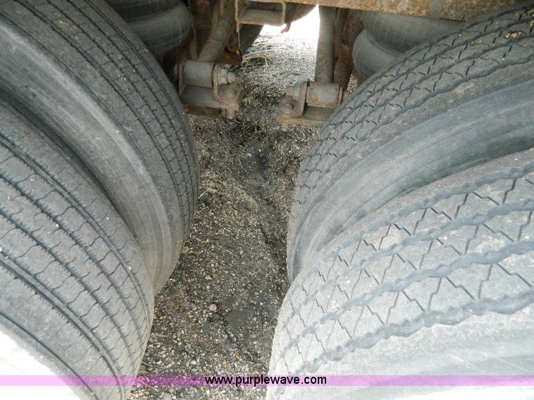 image for item D6012 1999 Wabash dry van trailer