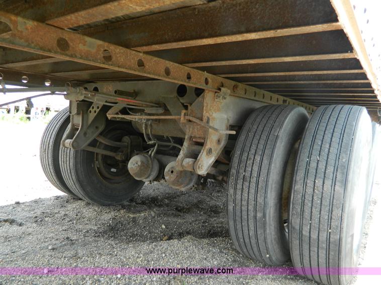 image for item D6012 1999 Wabash dry van trailer