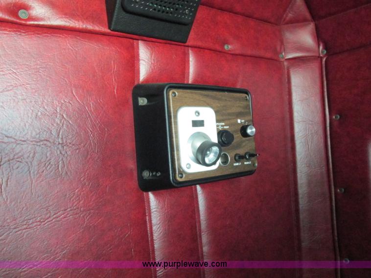 image for item F5218 1995 Freightliner FLD semi truck