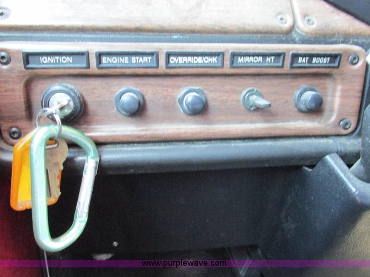 image for item F5218 1995 Freightliner FLD semi truck