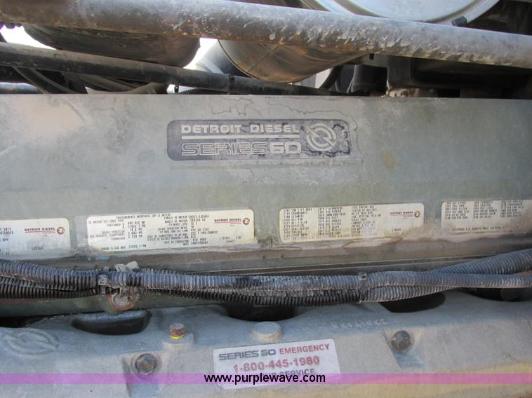 image for item F5218 1995 Freightliner FLD semi truck