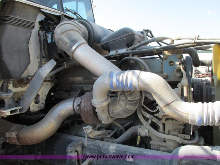 image for item F5218 1995 Freightliner FLD semi truck