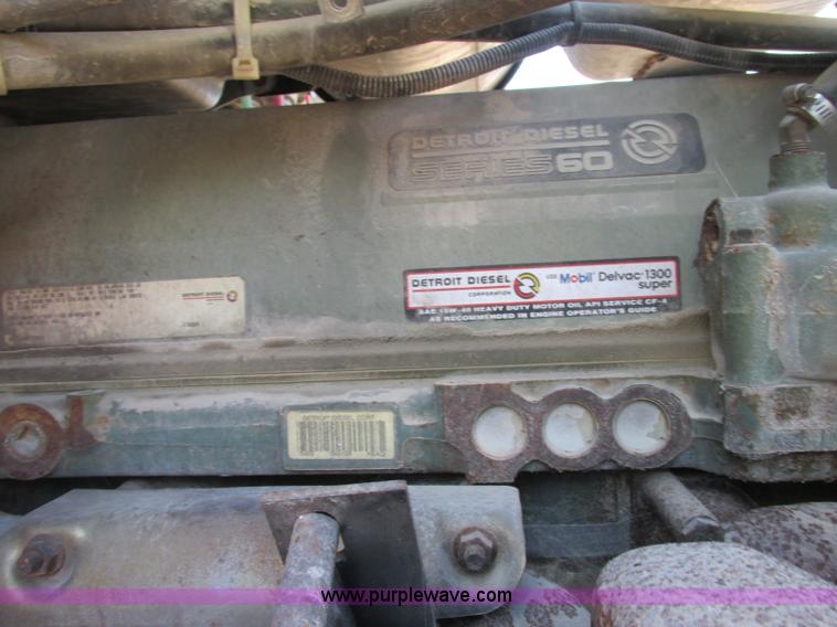 image for item F5218 1995 Freightliner FLD semi truck