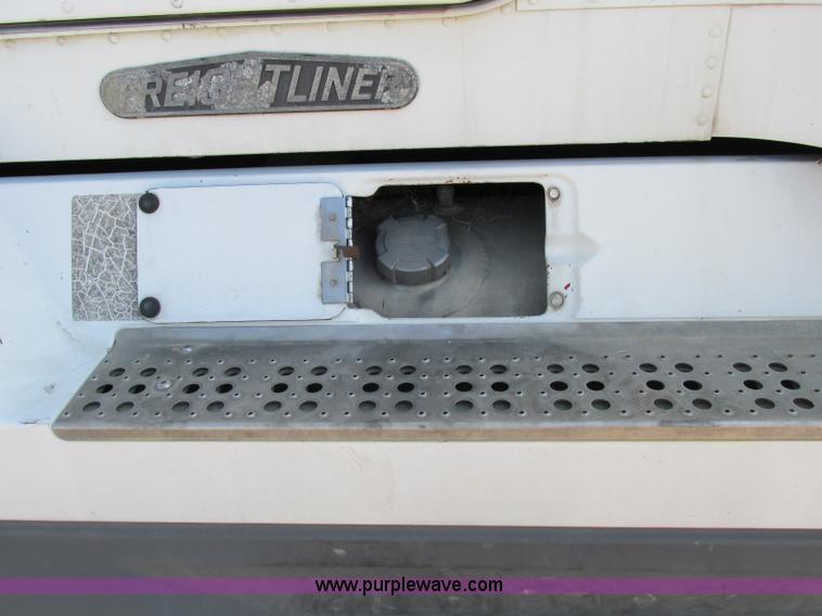 image for item F5218 1995 Freightliner FLD semi truck