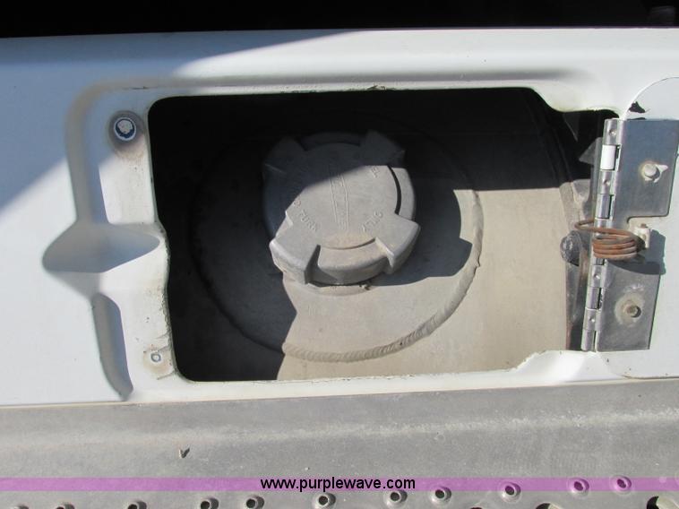 image for item F5218 1995 Freightliner FLD semi truck