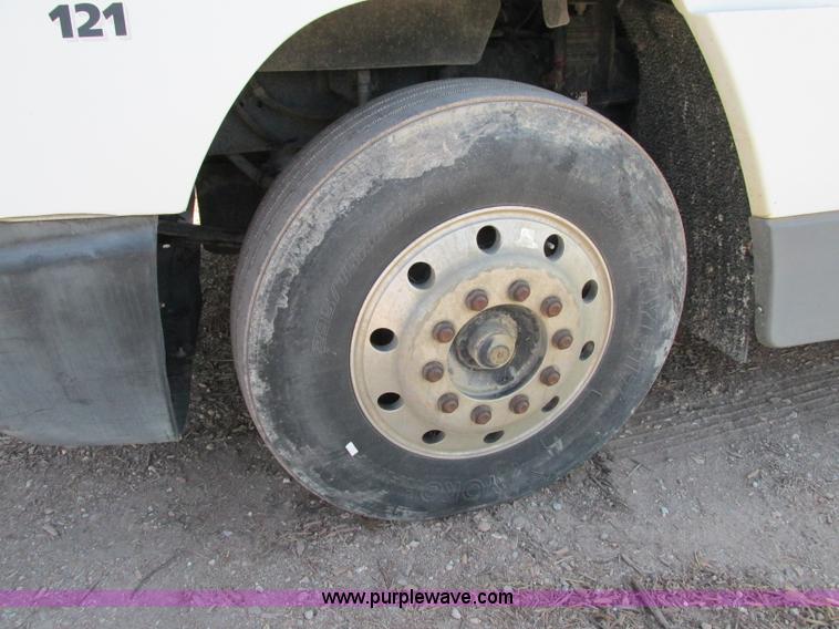 image for item F5218 1995 Freightliner FLD semi truck