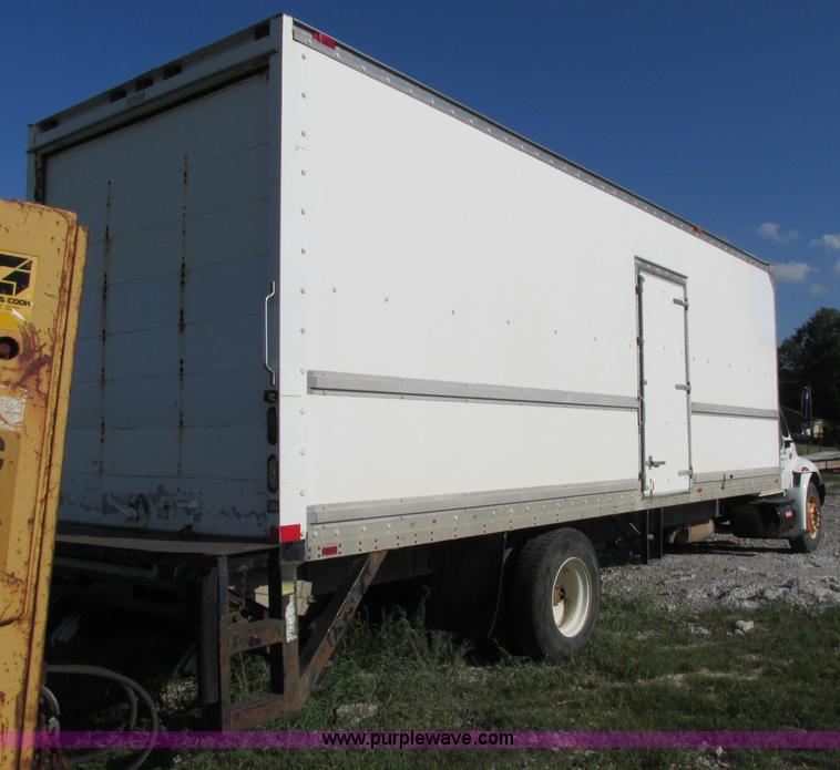 image for item F5221 2003 International DuraStar 4300 box truck
