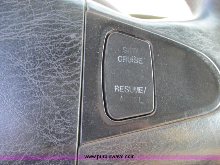 image for item F5221 2003 International DuraStar 4300 box truck