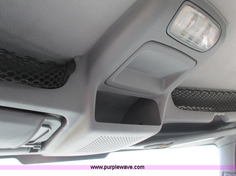 image for item F5221 2003 International DuraStar 4300 box truck