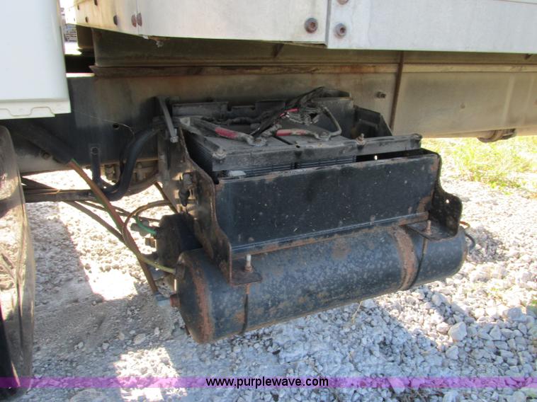 image for item F5221 2003 International DuraStar 4300 box truck