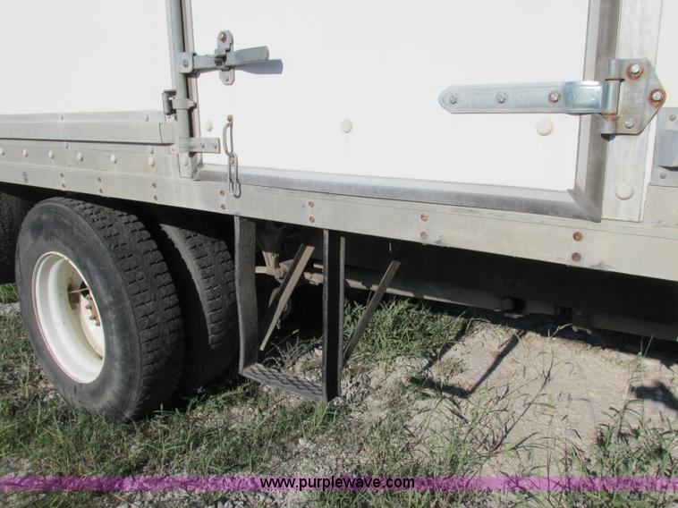 image for item F5221 2003 International DuraStar 4300 box truck