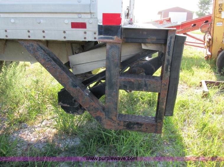 image for item F5221 2003 International DuraStar 4300 box truck