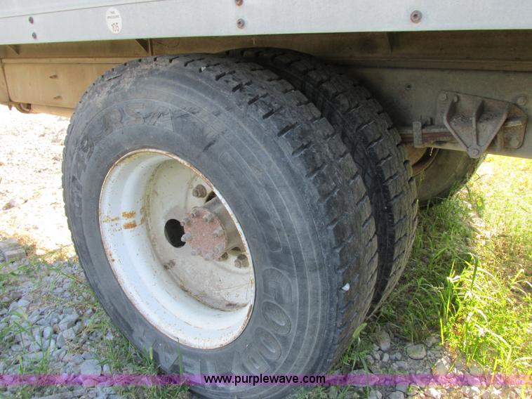 image for item F5221 2003 International DuraStar 4300 box truck