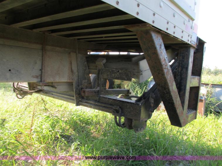 image for item F5221 2003 International DuraStar 4300 box truck