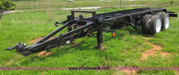 image for item F6653 1990 Galbreath roll off trailer