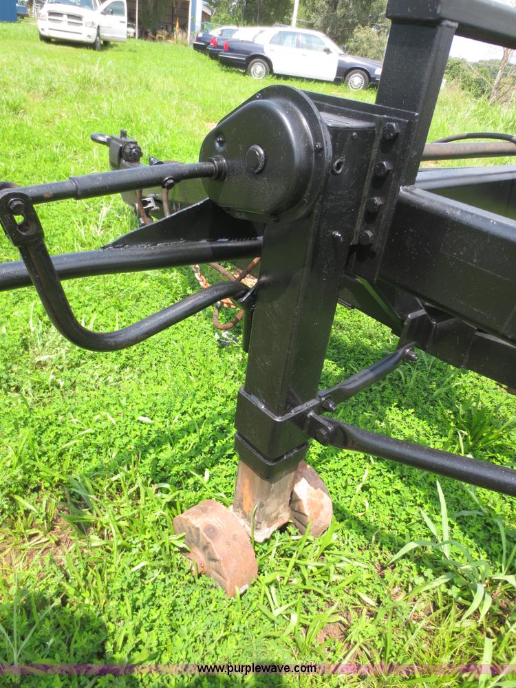 image for item F6653 1990 Galbreath roll off trailer