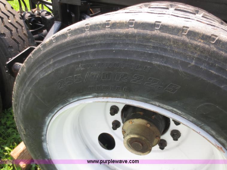 image for item F6653 1990 Galbreath roll off trailer