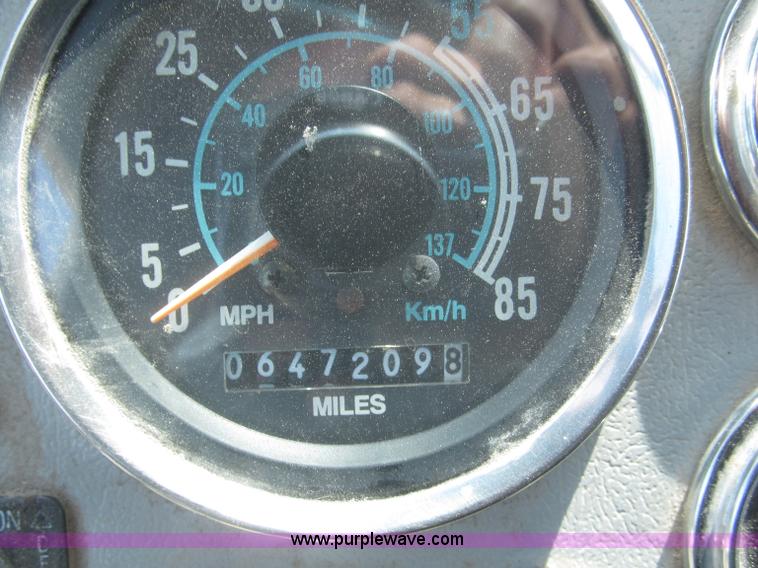 image for item F7086 1995 Ford Aeromax L9000 semi truck