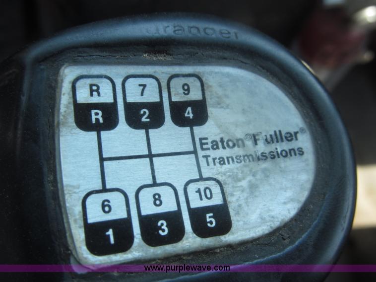 image for item F7086 1995 Ford Aeromax L9000 semi truck