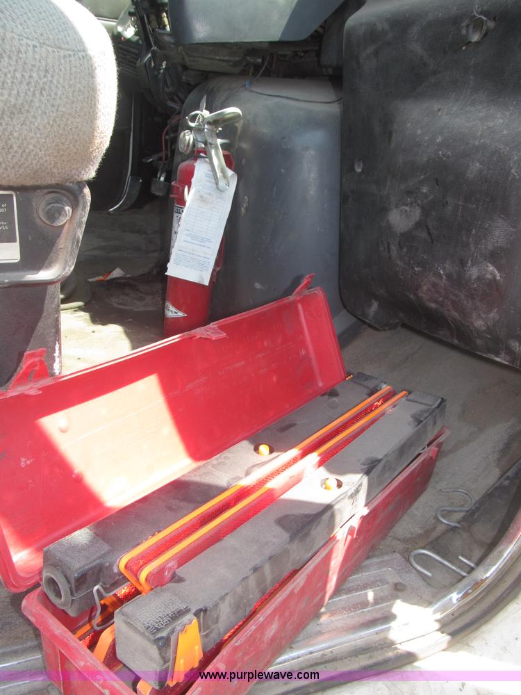 image for item F7086 1995 Ford Aeromax L9000 semi truck