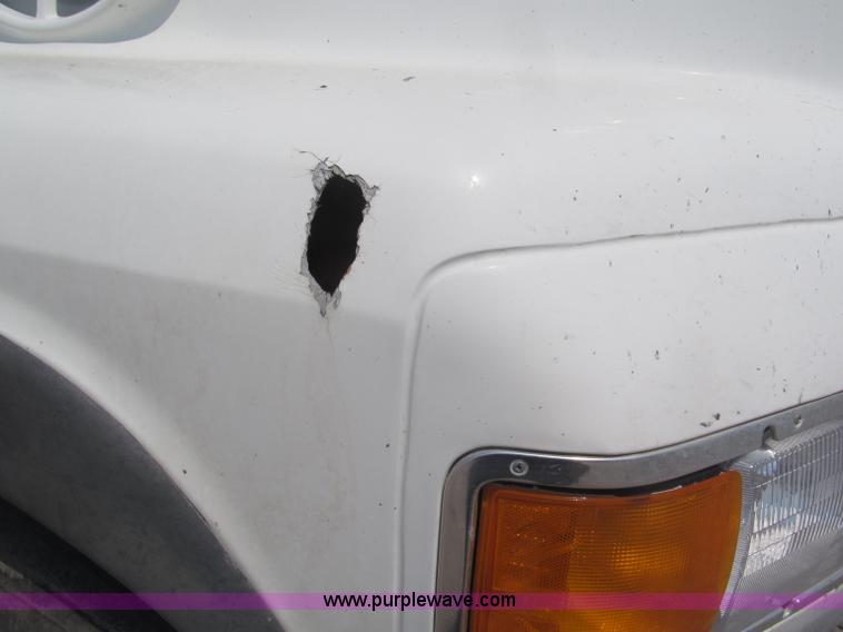 image for item F7086 1995 Ford Aeromax L9000 semi truck