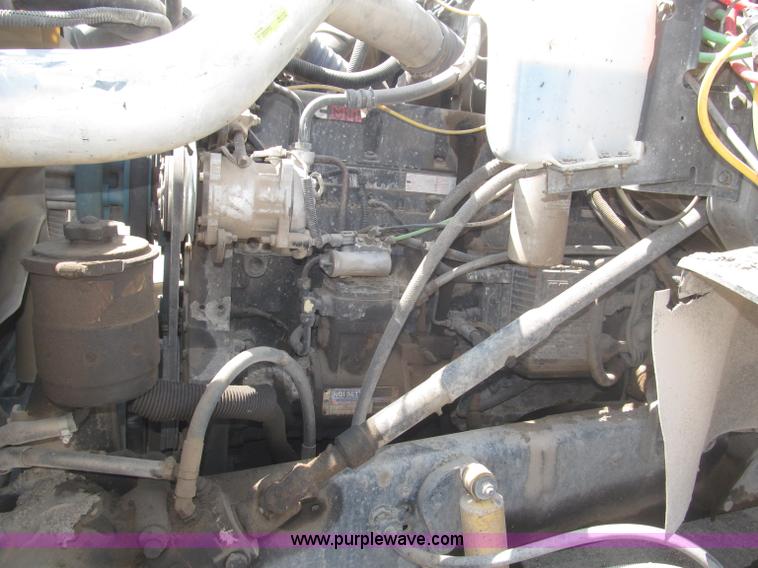 image for item F7086 1995 Ford Aeromax L9000 semi truck