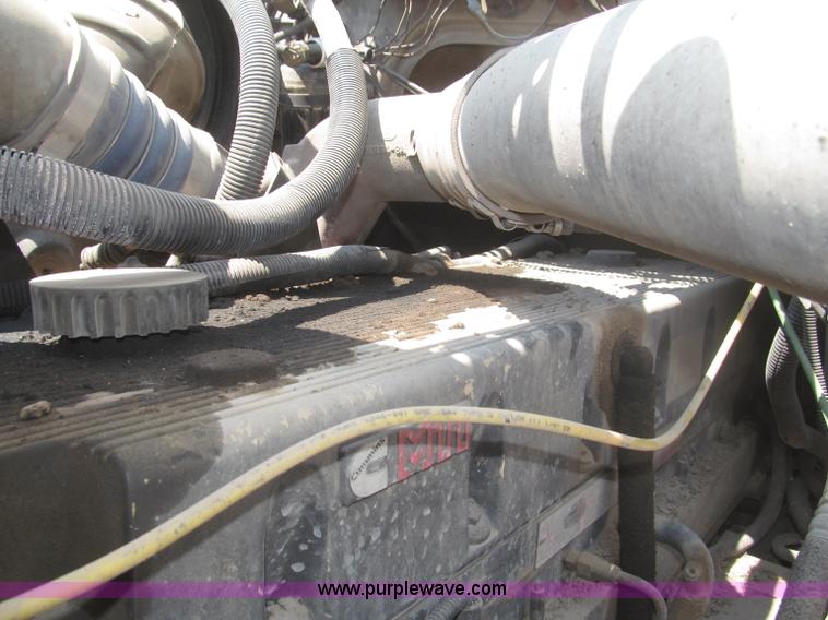 image for item F7086 1995 Ford Aeromax L9000 semi truck