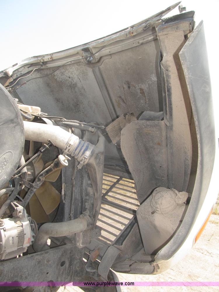 image for item F7086 1995 Ford Aeromax L9000 semi truck