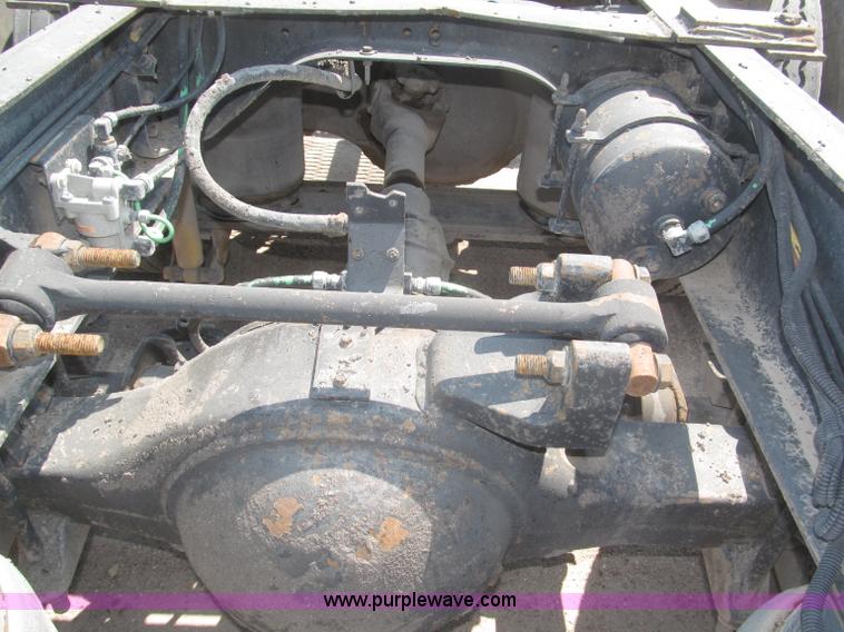 image for item F7086 1995 Ford Aeromax L9000 semi truck