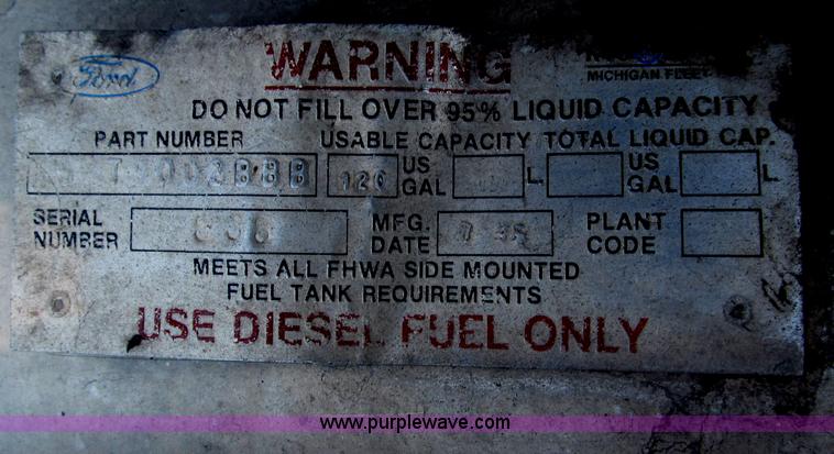 image for item F7086 1995 Ford Aeromax L9000 semi truck