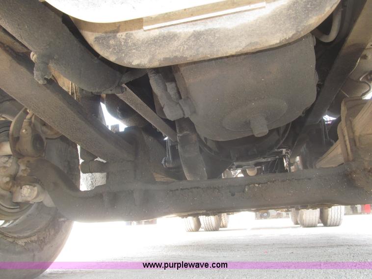 image for item F7086 1995 Ford Aeromax L9000 semi truck