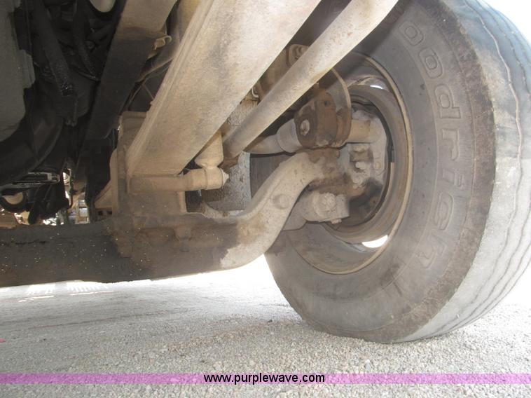 image for item F7086 1995 Ford Aeromax L9000 semi truck