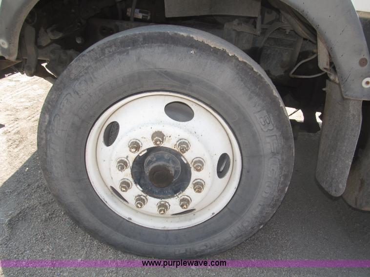 image for item F7086 1995 Ford Aeromax L9000 semi truck