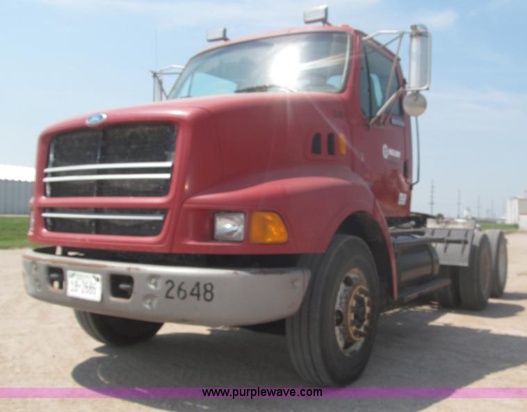 image for item F7087 1997 Ford LT9513 Louisville 113 Conventional H semi truck